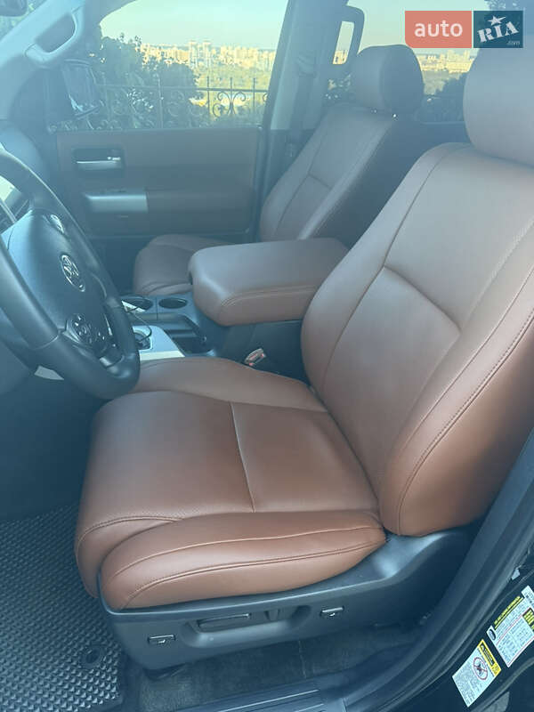 Внедорожник / Кроссовер Toyota Sequoia 2008 в Киеве