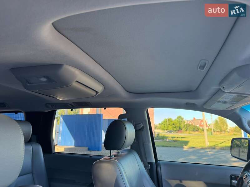 Позашляховик / Кросовер Toyota Sequoia 2013 в Києві