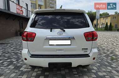 Внедорожник / Кроссовер Toyota Sequoia 2011 в 