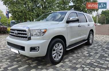 Внедорожник / Кроссовер Toyota Sequoia 2011 в 