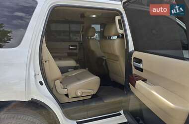 Внедорожник / Кроссовер Toyota Sequoia 2011 в 