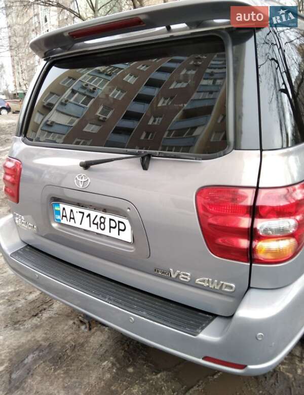 Внедорожник / Кроссовер Toyota Sequoia 2001 в Киеве