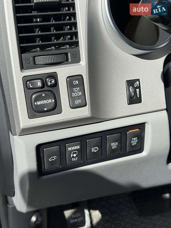 Внедорожник / Кроссовер Toyota Sequoia 2008 в Черкассах