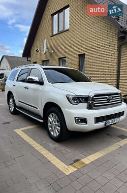 Позашляховик / Кросовер Toyota Sequoia 2018 в 