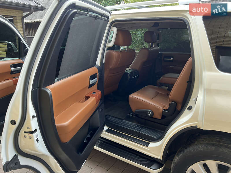 Позашляховик / Кросовер Toyota Sequoia 2018 в Володимирці