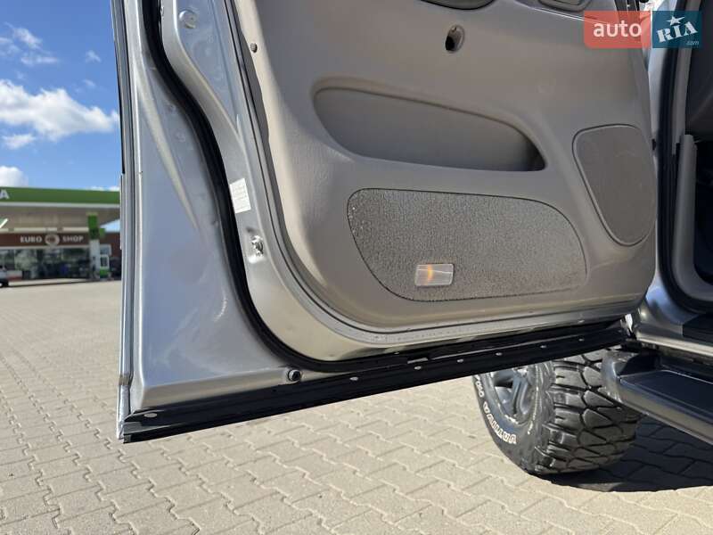 Внедорожник / Кроссовер Toyota Sequoia 2001 в Черновцах