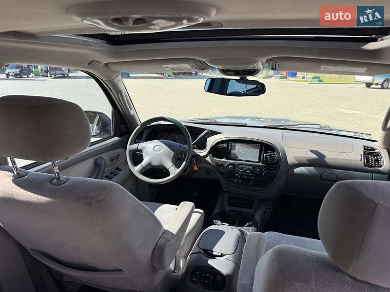 Внедорожник / Кроссовер Toyota Sequoia 2001 в Черновцах