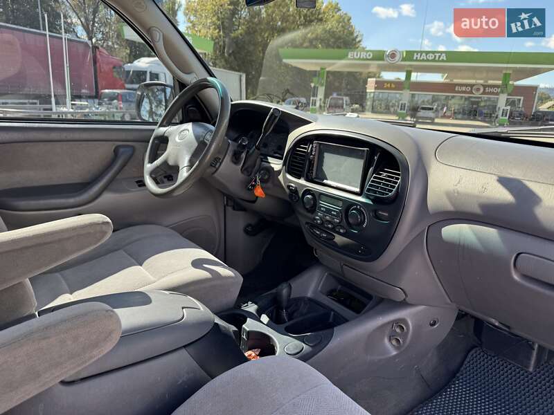 Внедорожник / Кроссовер Toyota Sequoia 2001 в Черновцах