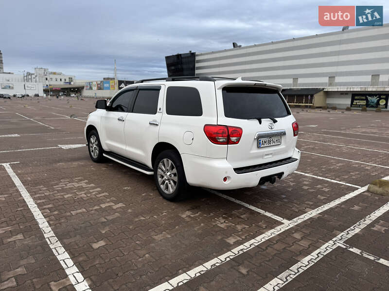 Внедорожник / Кроссовер Toyota Sequoia 2011 в Житомире