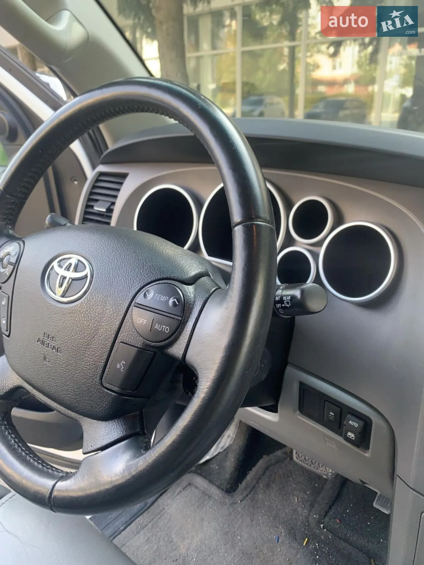 2013 Toyota Sequoia - мініатюра 4