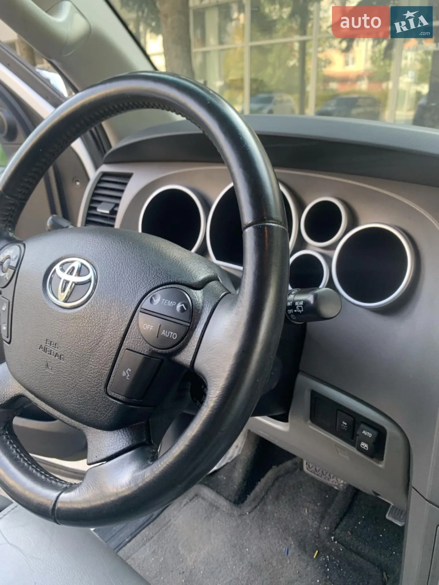 2013 Toyota Sequoia - мініатюра 8