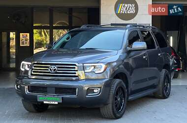 Внедорожник / Кроссовер Toyota Sequoia 2016 в Одессе