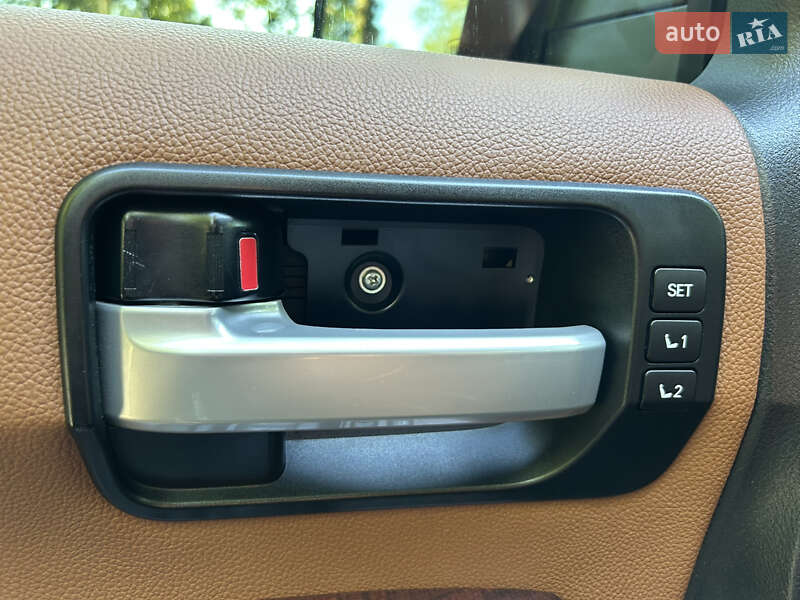 Внедорожник / Кроссовер Toyota Sequoia 2011 в Львове