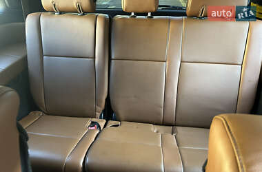 Внедорожник / Кроссовер Toyota Sequoia 2011 в 