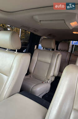 Внедорожник / Кроссовер Toyota Sequoia 2013 в 