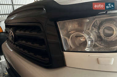 Внедорожник / Кроссовер Toyota Sequoia 2008 в 