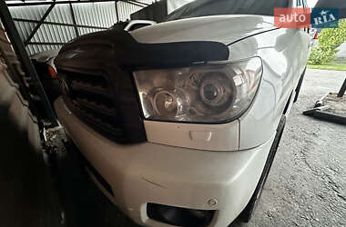 Внедорожник / Кроссовер Toyota Sequoia 2008 в 