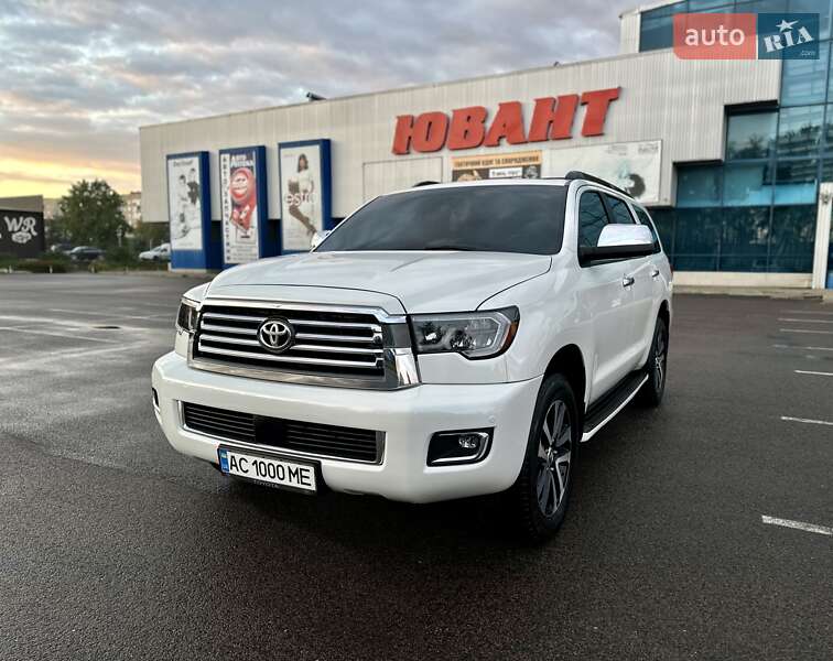 Внедорожник / Кроссовер Toyota Sequoia 2017 в Ковеле