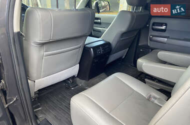Внедорожник / Кроссовер Toyota Sequoia 2014 в 