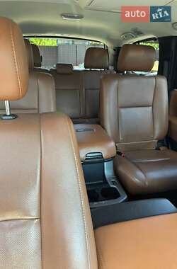 Внедорожник / Кроссовер Toyota Sequoia 2014 в 