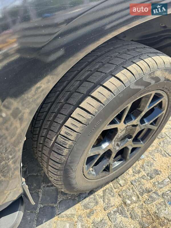 Внедорожник / Кроссовер Toyota Sequoia 2014 в Харькове