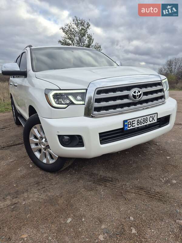 Позашляховик / Кросовер Toyota Sequoia 2011 в Первомайську