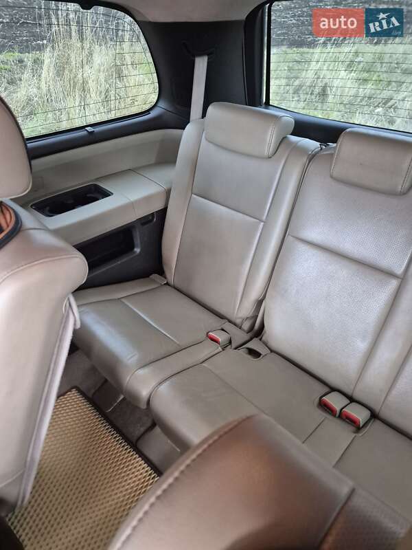 Позашляховик / Кросовер Toyota Sequoia 2011 в Первомайську