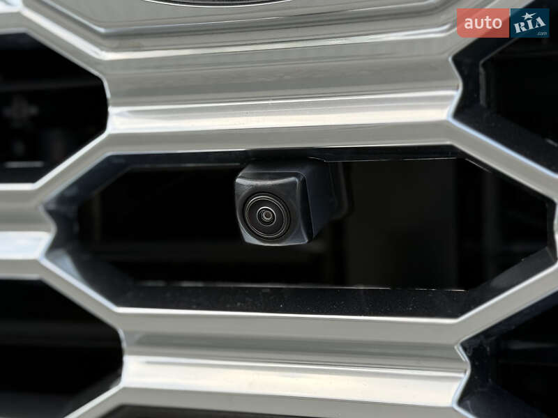 Внедорожник / Кроссовер Toyota Sequoia 2025 в Киеве