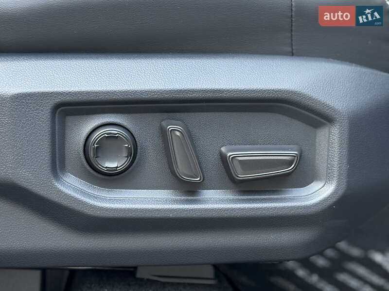 Внедорожник / Кроссовер Toyota Sequoia 2025 в Киеве