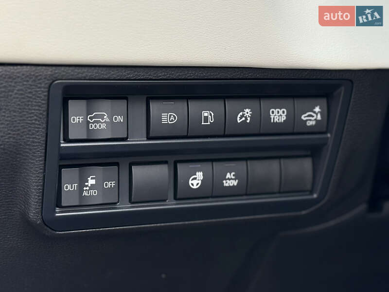 Внедорожник / Кроссовер Toyota Sequoia 2025 в Киеве