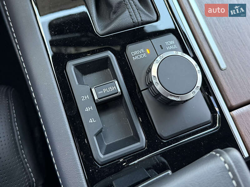 Внедорожник / Кроссовер Toyota Sequoia 2025 в Киеве