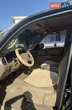 Позашляховик / Кросовер Toyota Sequoia 2000 в  фото 2 Позашляховик / Кросовер Toyota Sequoia 2000 в