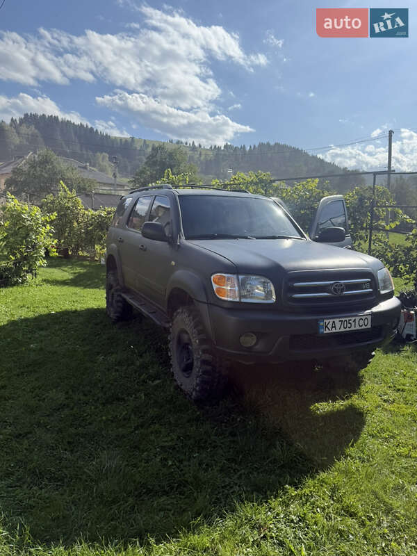 Внедорожник / Кроссовер Toyota Sequoia 2000 в Путиле