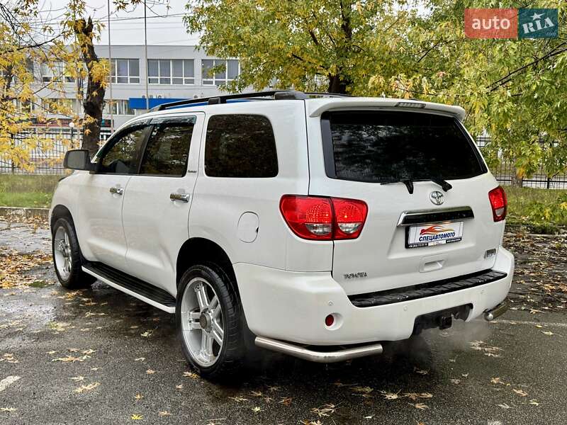 Внедорожник / Кроссовер Toyota Sequoia 2008 в Киеве