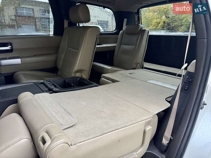 Внедорожник / Кроссовер Toyota Sequoia 2008 в Киеве