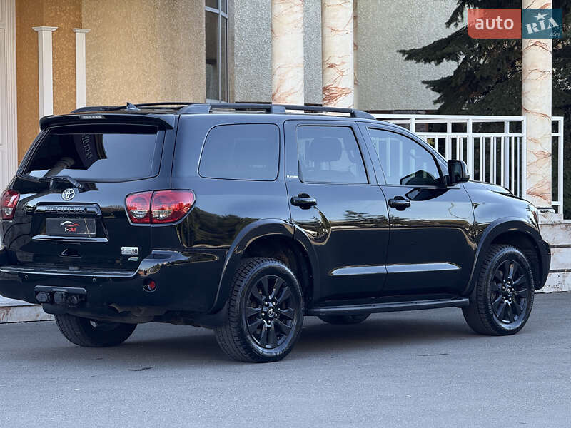 Внедорожник / Кроссовер Toyota Sequoia 2011 в Тернополе