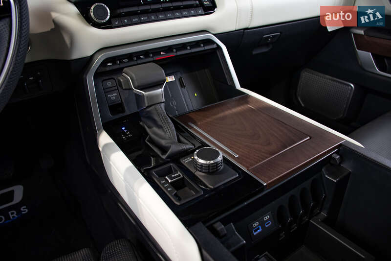 Внедорожник / Кроссовер Toyota Sequoia 2025 в Киеве фото 30 Внедорожник / Кроссовер Toyota Sequoia 2025 в Киеве