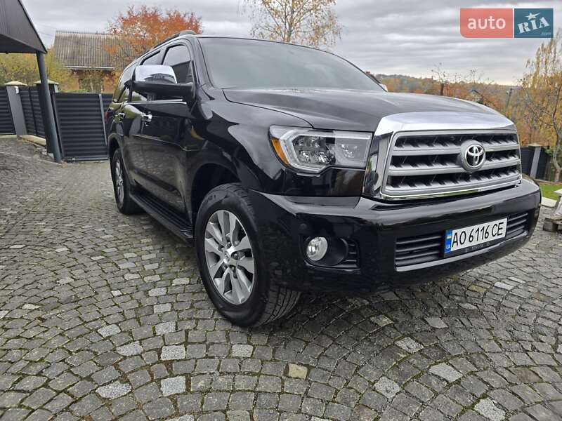 Внедорожник / Кроссовер Toyota Sequoia 2016 в Ужгороде