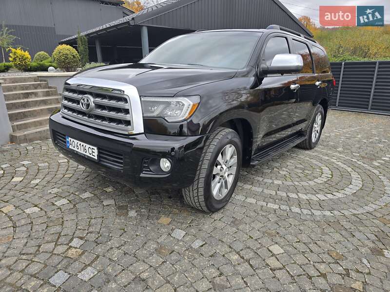 Внедорожник / Кроссовер Toyota Sequoia 2016 в Ужгороде