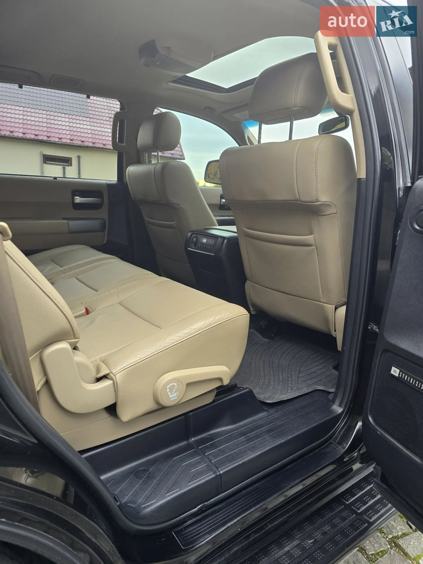 2016 Toyota Sequoia - мініатюра 15