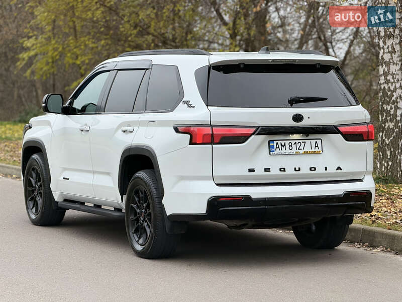Позашляховик / Кросовер Toyota Sequoia 2023 в Києві