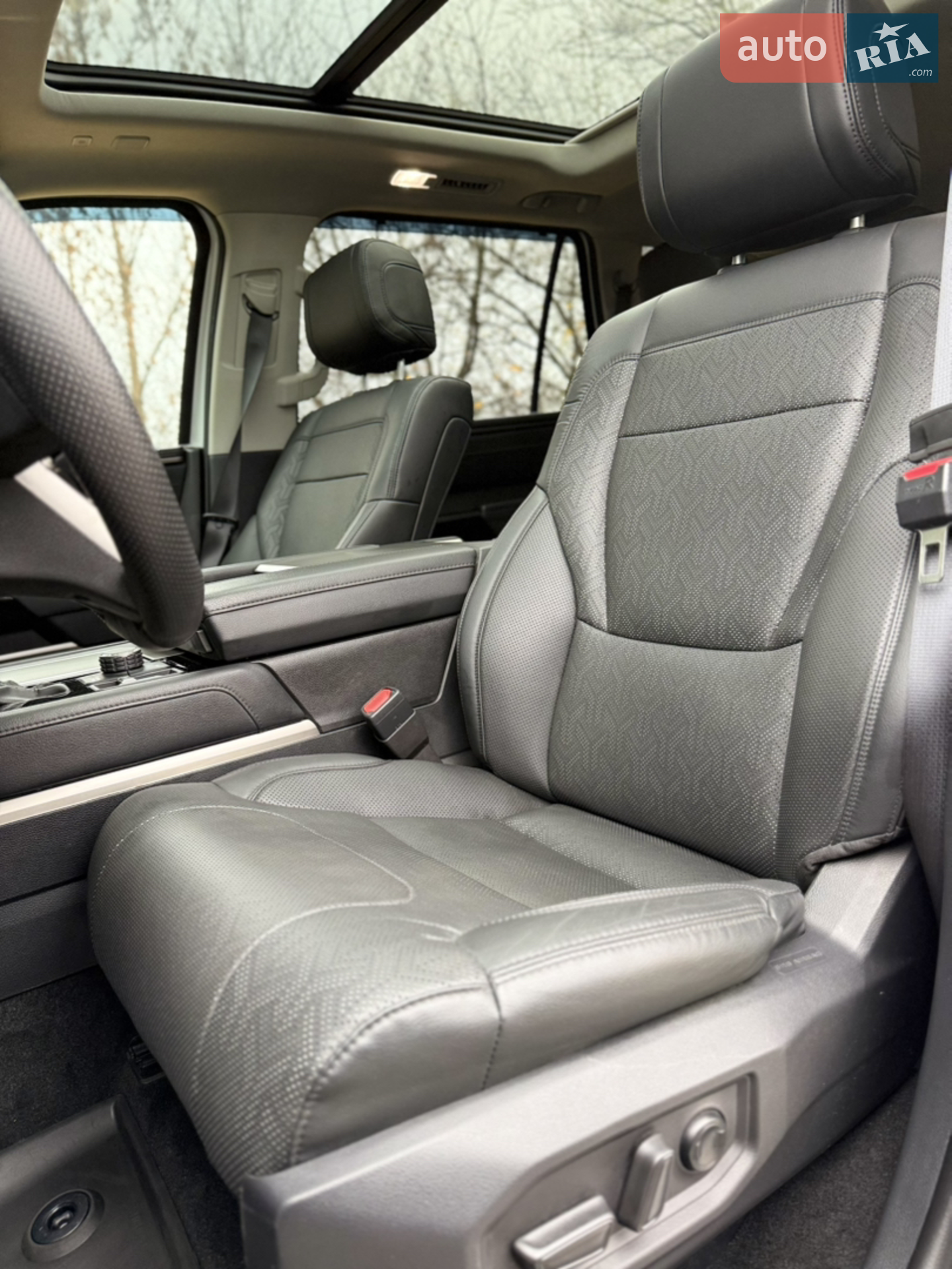 2023 Toyota Sequoia - мініатюра 13