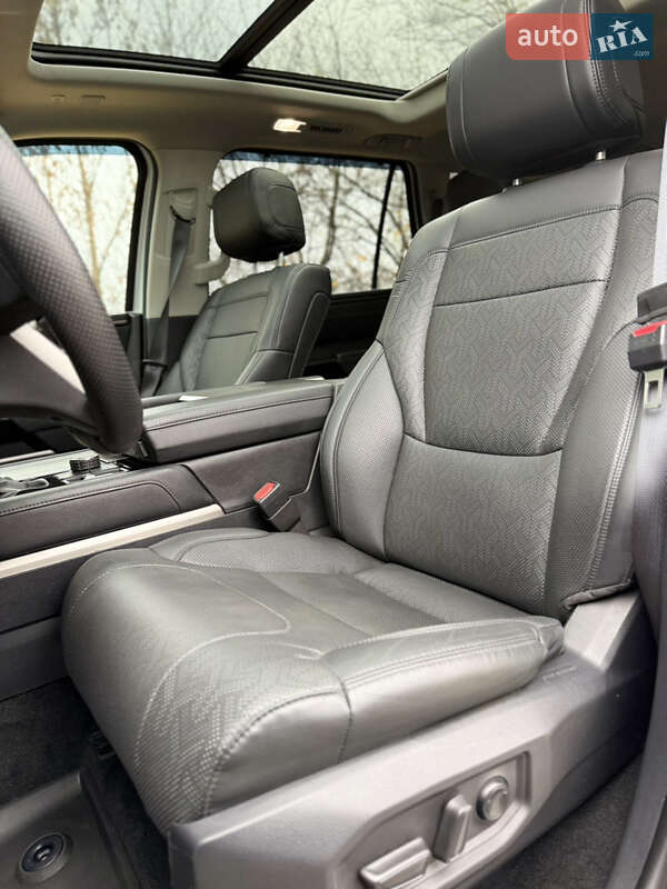 Позашляховик / Кросовер Toyota Sequoia 2023 в Києві