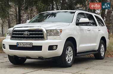 Внедорожник / Кроссовер Toyota Sequoia 2014 в Киеве