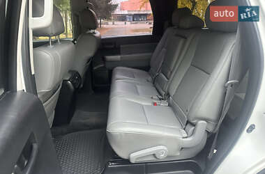 Внедорожник / Кроссовер Toyota Sequoia 2014 в Киеве