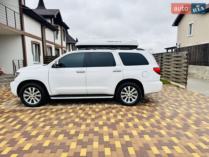 Позашляховик / Кросовер Toyota Sequoia 2015 в Києві