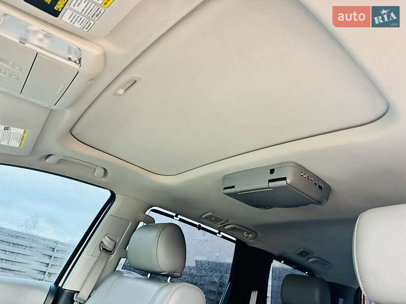Позашляховик / Кросовер Toyota Sequoia 2015 в Києві