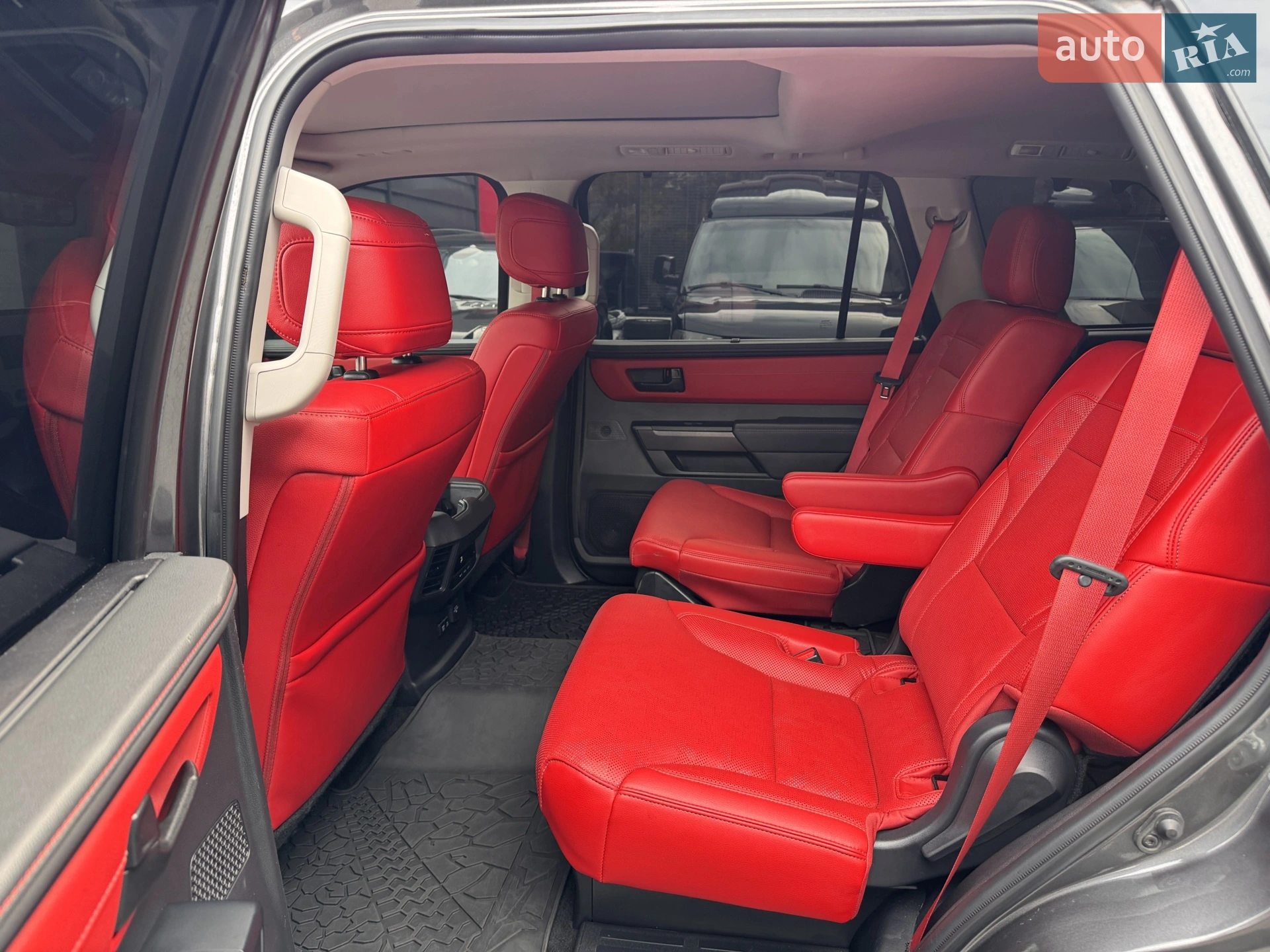 2023 Toyota Sequoia - мініатюра 13