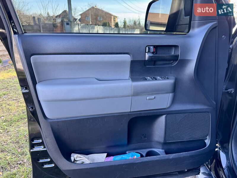 Позашляховик / Кросовер Toyota Sequoia 2011 в Києві фото 16 Позашляховик / Кросовер Toyota Sequoia 2011 в Києві
