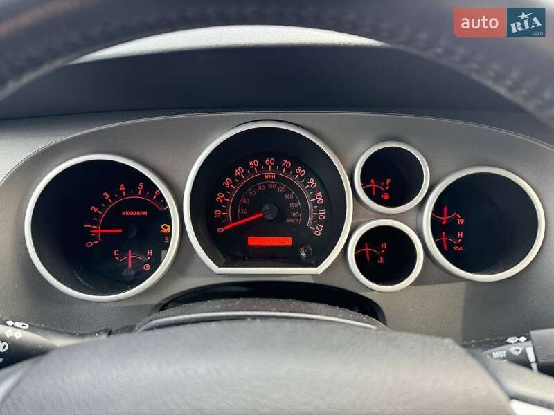 Внедорожник / Кроссовер Toyota Sequoia 2014 в Киеве